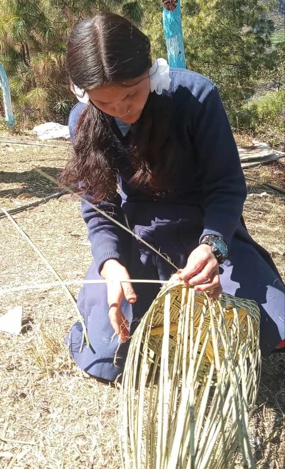 डोको बुन्न सिकाउने विद्यालय 2 1000022146